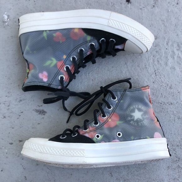 Chuck Taylor high tops - Picture 2 of 7